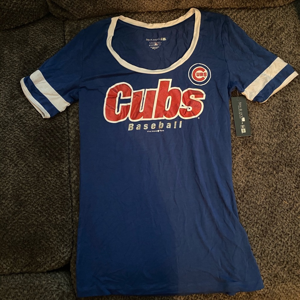 NWT! 5th & Ocean Chicago Cubs top